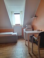 2-Rent Group Hostel Rooms AUB162