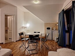 2-Rent Group Hostel Rooms AUB162