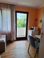 2-Rent Group Hostel Rooms AUB162