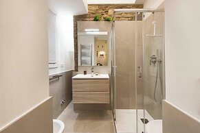 Deluxe Pitti Suites by MMega