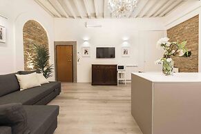 Deluxe Pitti Suites by MMega