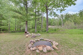 16 Mi to Clear Lake State Park: Secluded Cabin