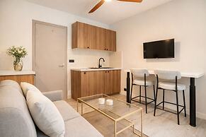 1601 Dumont