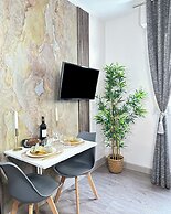 1601 Dumont