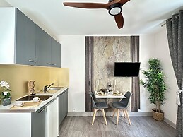1601 Dumont