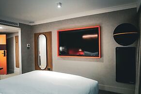 Village Hotel Reading