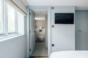 Hermes Hotel by Nestor