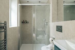 Hermes Hotel by Nestor