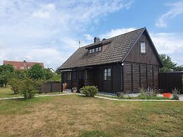 Villa w Open Fireplace and big Plot 5 min From the sea