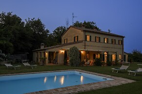 Villa Emily 10 by Marche Holiday Villas