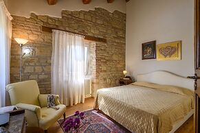 Villa Emily 10 by Marche Holiday Villas