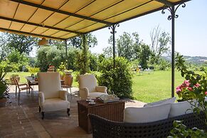 Villa Emily 10 by Marche Holiday Villas