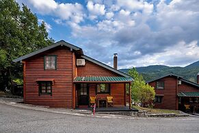 Chalet Likouresi Village