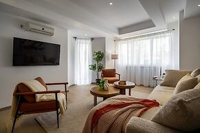 Chic & Central 3BR Retreat in the Historic Center