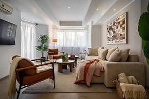 Chic & Central 3BR Retreat in the Historic Center