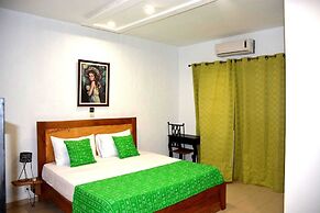 Lome Bamboo Lodge