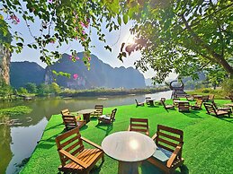 An Riverside Ecolodge