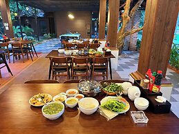An Riverside Ecolodge