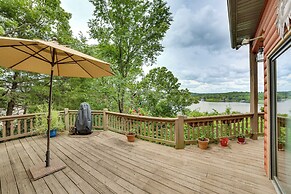 Decks & Views: Spacious Cabin Near Table Rock Lake