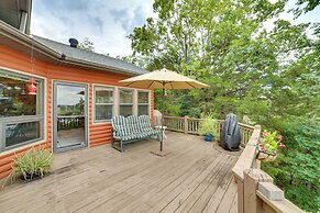 Decks & Views: Spacious Cabin Near Table Rock Lake