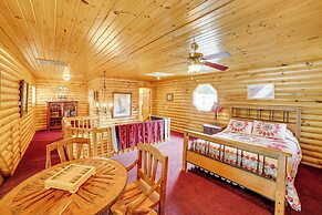 Decks & Views: Spacious Cabin Near Table Rock Lake
