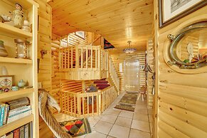 Decks & Views: Spacious Cabin Near Table Rock Lake