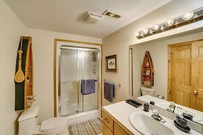 Decks & Views: Spacious Cabin Near Table Rock Lake