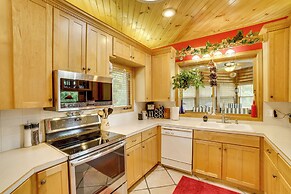 Decks & Views: Spacious Cabin Near Table Rock Lake