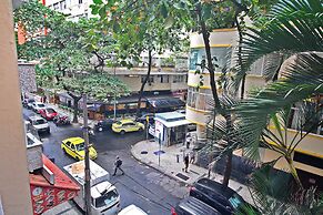 Conforto e Estilo em Copacabana D056