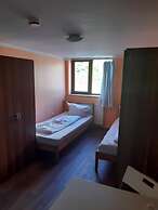 2-Rent Group Hostel Rooms&Apartments EVE168