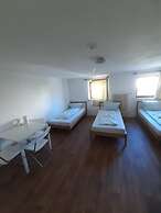 2-Rent Group Hostel Rooms&Apartments EVE168