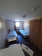 2-Rent Group Hostel Rooms&Apartments EVE168