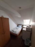 2-Rent Group Hostel Rooms&Apartments EVE168