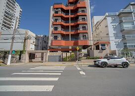 Apto Completo com Wi-fi Ar-cond a 200m da Praia