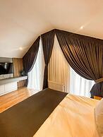 Moon Village Comarnic