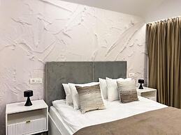 Moon Village Comarnic