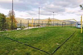 Moon Village Comarnic