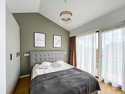 Moon Village Comarnic