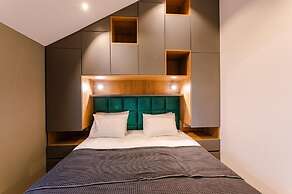 Moon Village Comarnic