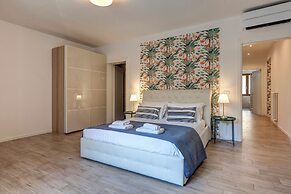 Oricellari Apartment by Mamo Florence