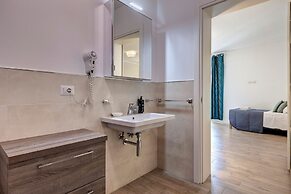 Oricellari Apartment by Mamo Florence
