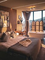 Moon Valley Comarnic