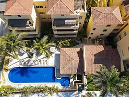 Sleeps 6 Views Beach 1 Block