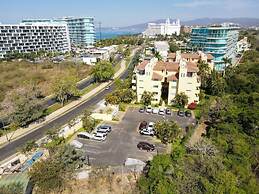 Sleeps 6 Views Beach 1 Block