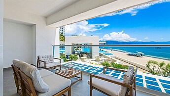 Beachfront Private Pool Theatre Room Views