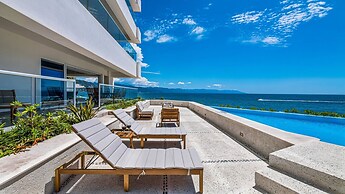 Beachfront Private Pool Theatre Room Views