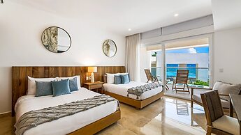 Beachfront Private Pool Theatre Room Views