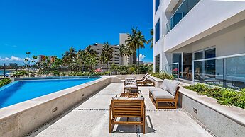 Beachfront Private Pool Theatre Room Views