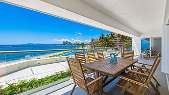 Beachfront Private Pool Theatre Room Views