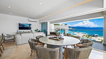 Beachfront Private Pool Theatre Room Views